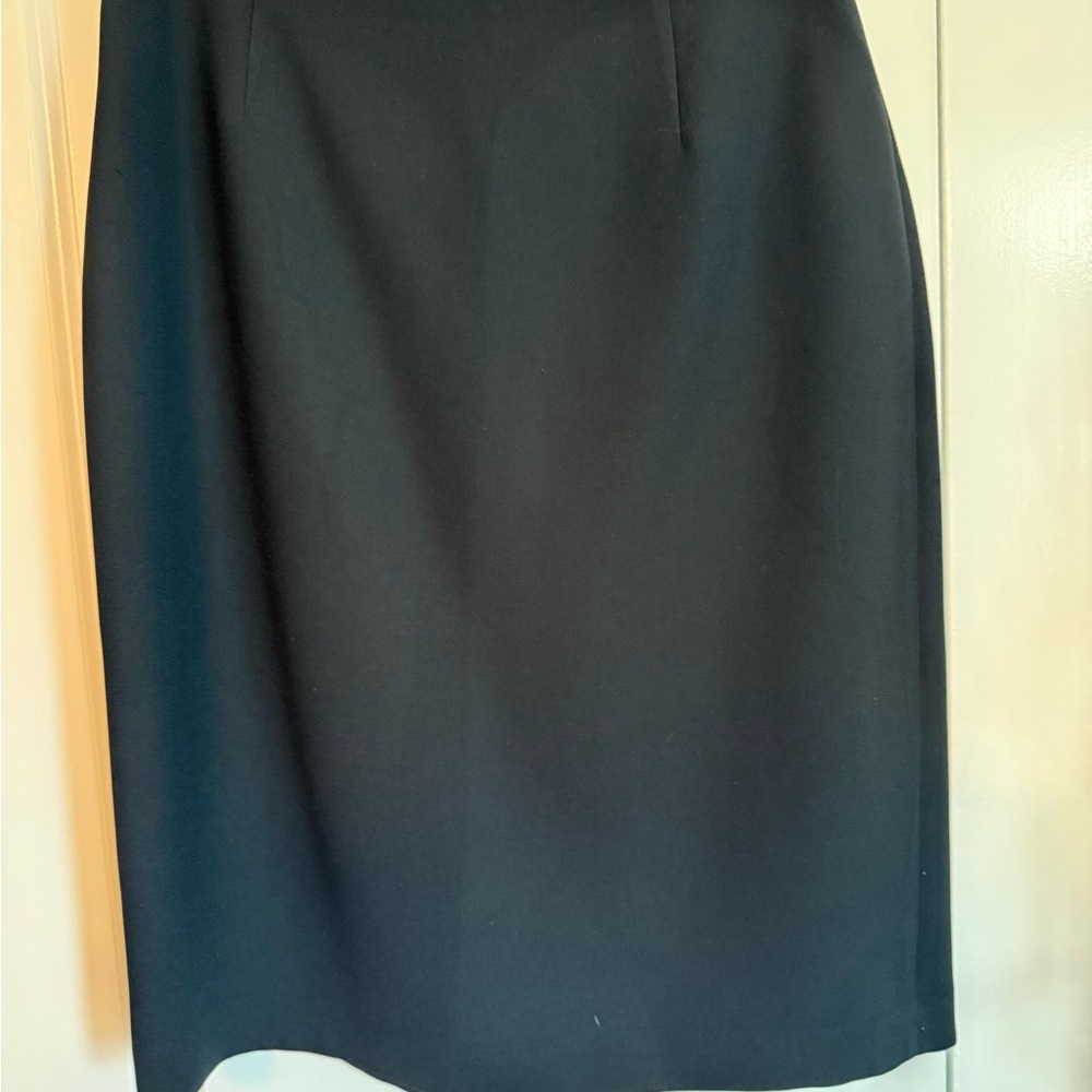 JH Collectibles Charcoal Suit with Floral Button - Picture 4 of 6
